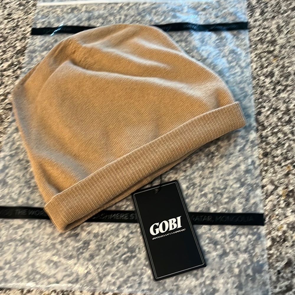 Gobi Mongolian Cashmere Hat NWT. Never worn. Beige